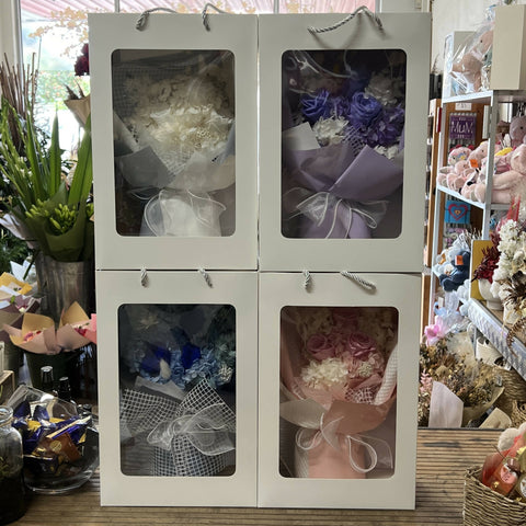 Preserved bouquet gift boxed