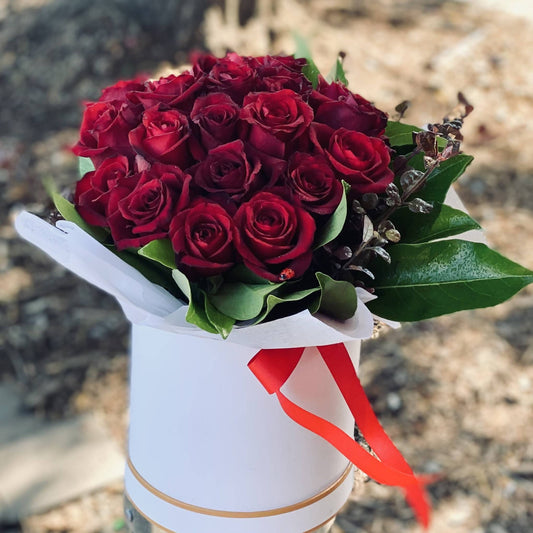 Same Day Flower Delivery - Hat Box Roses - Naz Flowers and Gifts